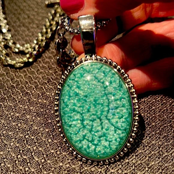 Great casual necklace. Chain is 17 inches long. Only worn a handful of times. - Picture 2 of 9